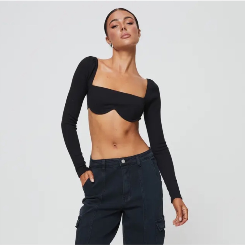Princess polly becca long sleeve crop top, never worn, just sitting in my closet